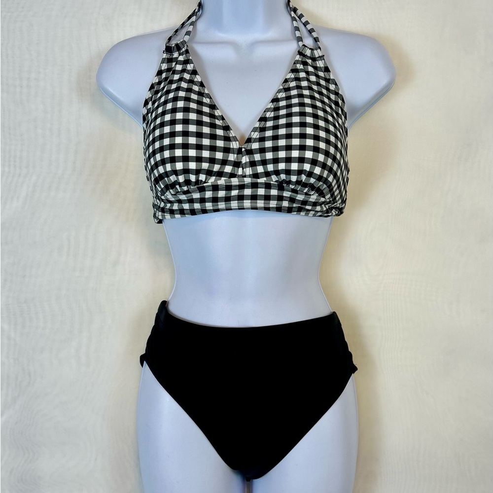 NWT Womens Black and Whitw Two Piece Bikini Swimsuit - medium/6
